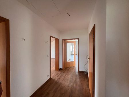 Gemütliche und lichtdurchflutete Dachgeschosswohnung mit Balkon! - Foto 5