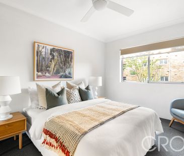 Light & Bright Renovated One Bedroom Apartment - Photo 3