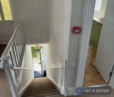 1 bedroom in a flat share to rent - Photo 6
