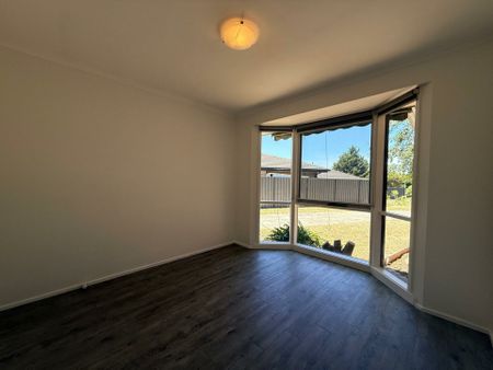 8 Greenhill Rise, Hampton Park VIC - Photo 4