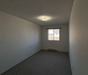 For Lease - 1096 Jalna Boulevard Unit# 141, London South, Ontario - Photo 2