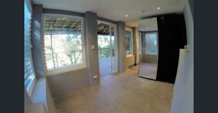 CLASSIC BEACH HOUSE - WALK TO EVERYTHING! - Photo 5