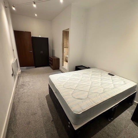 2 Bed Flat, Malta Street, M4 - Photo 1