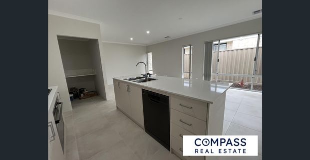 Beautiful Brand new 5 Bedroom House - Photo 1