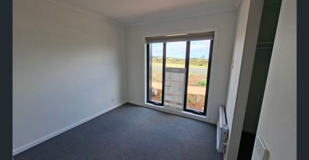 Modern Living in the Heart of Mambourin - Photo 4