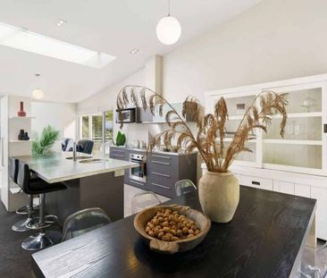 Lovely townhouse 7 minutes away from the CBD - Photo 1