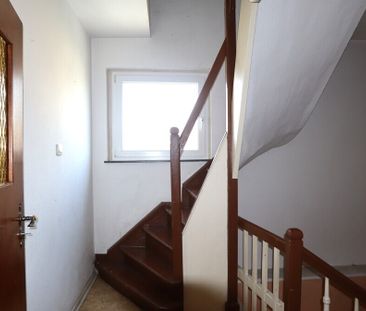 Viel Platz mit Potenzial – Renovierungsbedürftiges Haus in Bahnnähe... - Photo 1