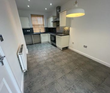 3 bedroom detached house to rent - Photo 4