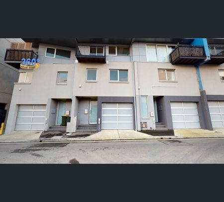 2/12 Hudson Street, Coburg, Vic 3058 - Photo 2