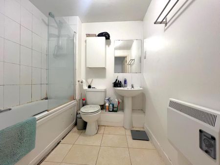 1 bedroom flat to rent - Photo 4