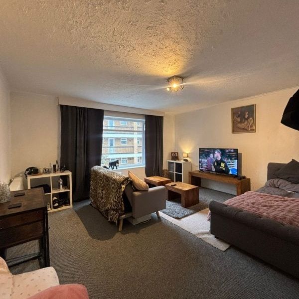 Brecon Court, Selborne Place, Hove - Photo 1