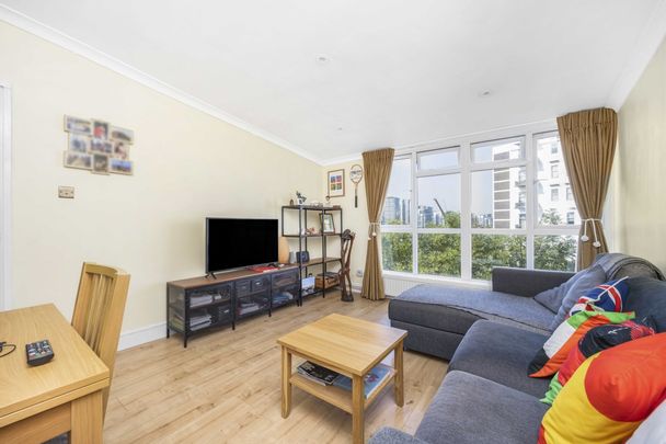 Philpot Square, London, SW6 - Photo 1