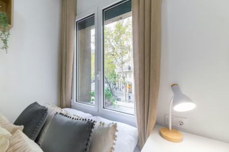 Carrer de Padilla, Barcelona, Catalonia 08025 - Photo 2