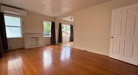 Quiet Street Gem - Photo 3