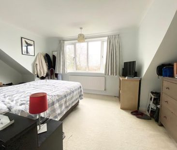 The Cloisters, Woking , Surrey , GU22 - Photo 3