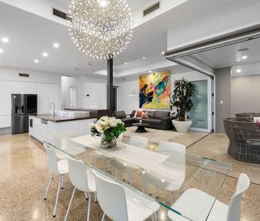 Family Home in Norman Park - Photo 2