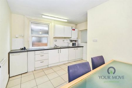 4 bedroom flat to rent - Photo 5