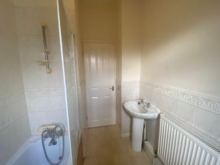 Furlong Road, Bolton Upon Dearne, S63 8HA - Photo 2