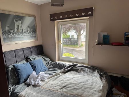 3 Bed Semi-Detached House, Thorn Lane, LS8 - Photo 3