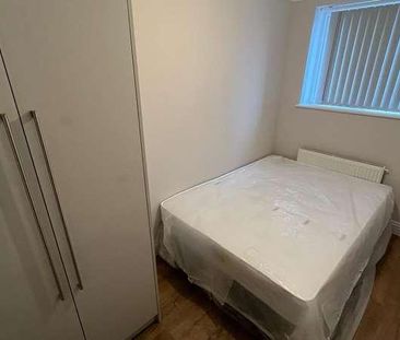 Whytecroft, Hounslow, TW5 - Photo 6