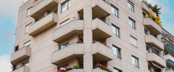 Appartement de 3 pièces au 1er étage avec balcon - Photo 1