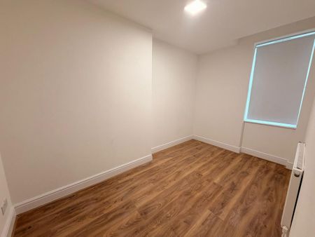 3 bedroom flat to rent - Photo 5