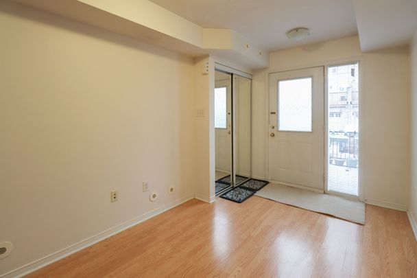 For Lease - 4975 Southampton Drive Unit# 195, Mississauga, Ontario - Photo 1