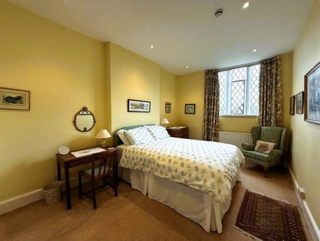 Tiverton Castle - Photo 4