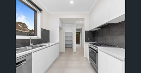 Large Modern Townhome - Photo 2