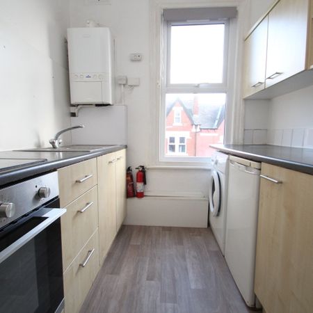 2 bedroom apartment to rent - Photo 3