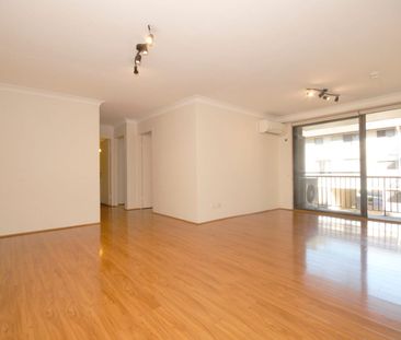2 Bedroom Apartment (Split-system air-con) - Photo 1