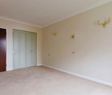 Homehurst House, Sawyers Hall Lane - Photo 4