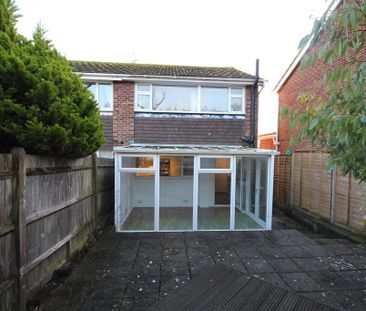 2 bedroom end of terrace house to rent - Photo 3