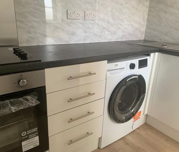 1 Bed Flat, London Street, RG1 - Photo 2