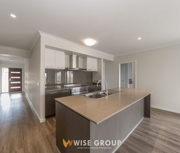 Modern Family Living in the Heart of Highgrove Estate - Photo 6