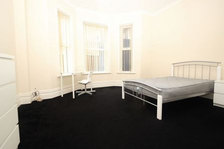 Student Apartment, Bournemouth Town Centre - Photo 5