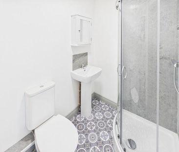 1 bedroom house of multiple occupation to rent - Photo 6