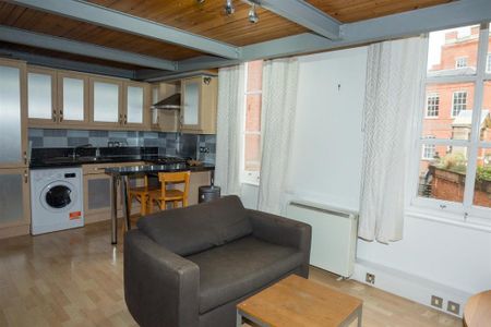 1 bedroom flat to rent - Photo 2