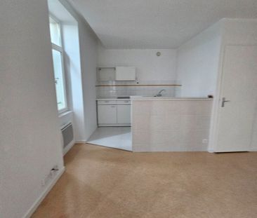 Location Appartement 1 pièce 33m² ROMANS SUR ISERE 26100 - Photo 1