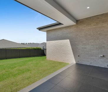 Comfortable Family Home - Photo 4