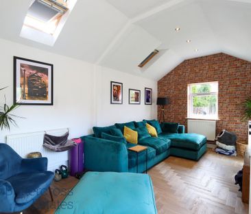 5 bedroom semi-detached house to rent - Photo 2