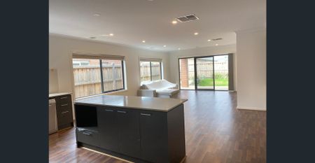 Modern Family living - Photo 4