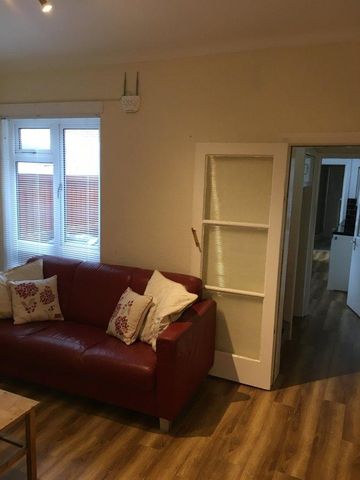 4 bedroom house share to rent - Photo 3