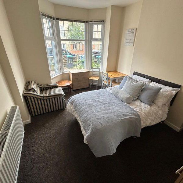 1 bedroom in a house share to rent - Photo 1