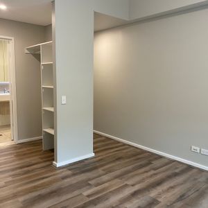 2nd floor modern 2 bedroom unit - Photo 2