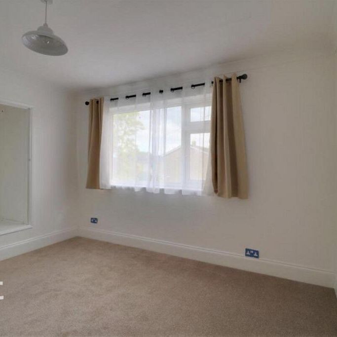 5 bedroom end of terrace house to rent - Photo 1