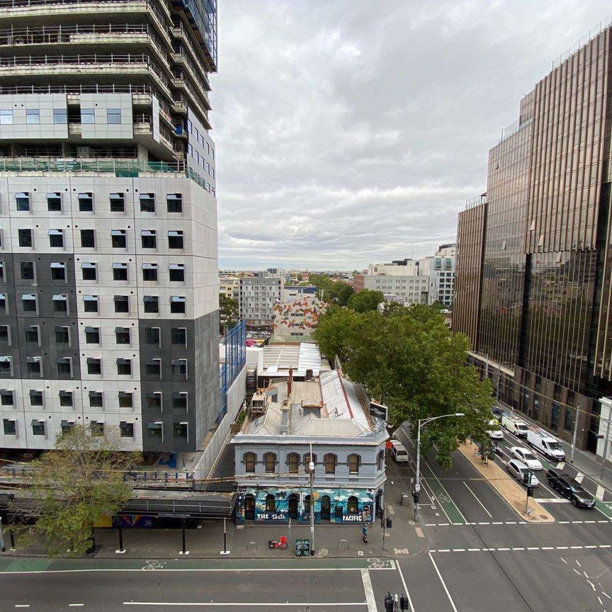 Furnished One-Bedroom Apartment in the Heart of Carlton - Photo 1