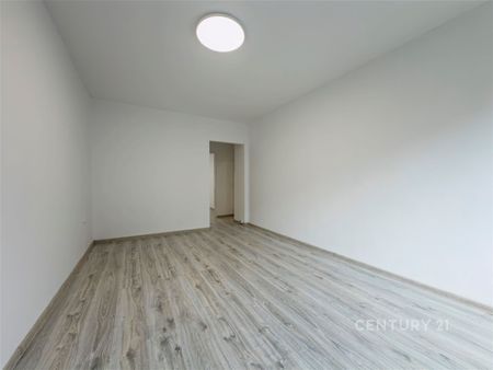Pronájem bytu 2+1 55 m² - Photo 2