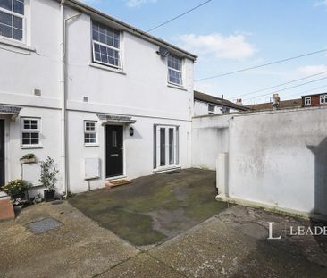 3 bedroom semi-detached house to rent - Photo 1