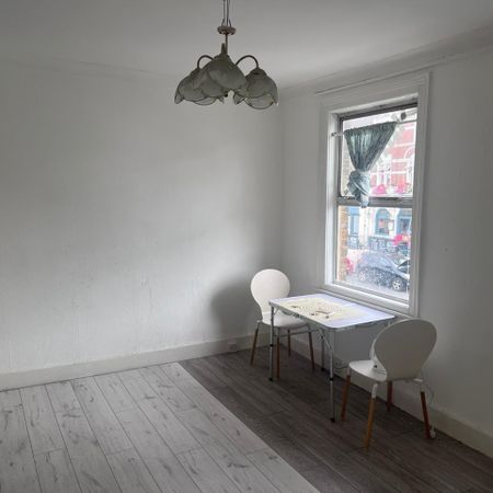 Room in a Shared Flat, Portland Road, SE25 - Photo 3